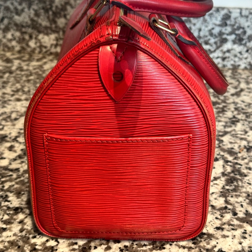 Louis Vuitton Epi Speedy 25 in Castilian Red. - Picture 6 of 16